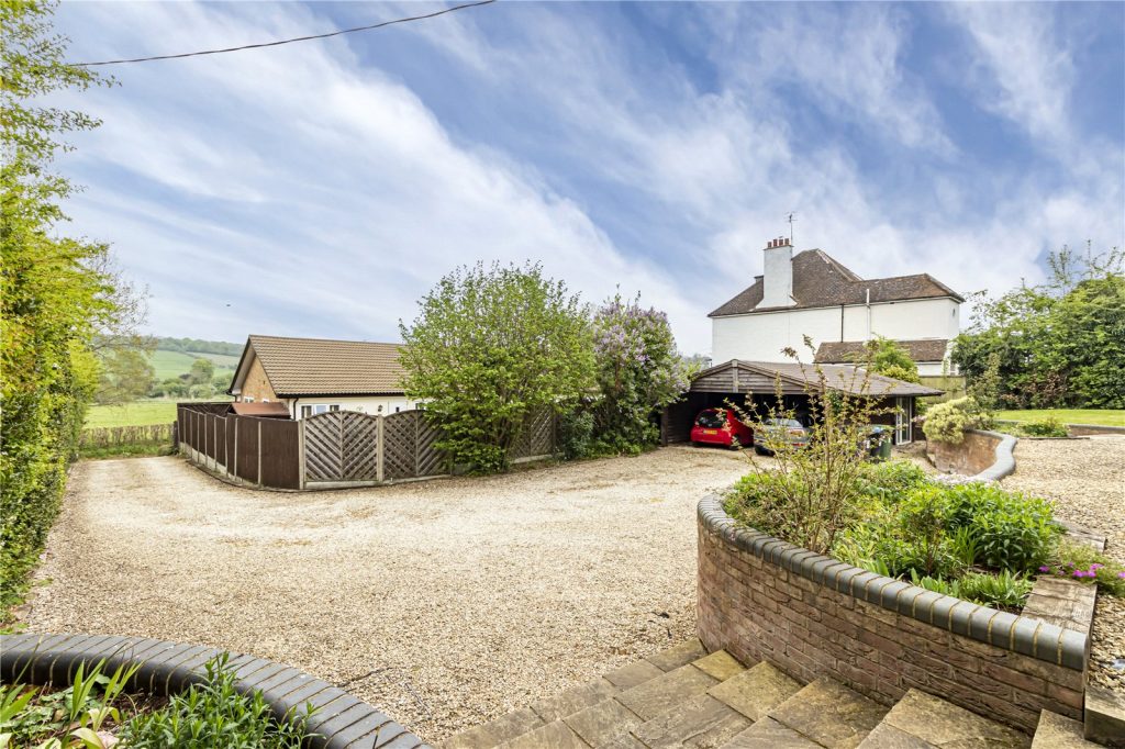 Dudswell Lane, Dudswell