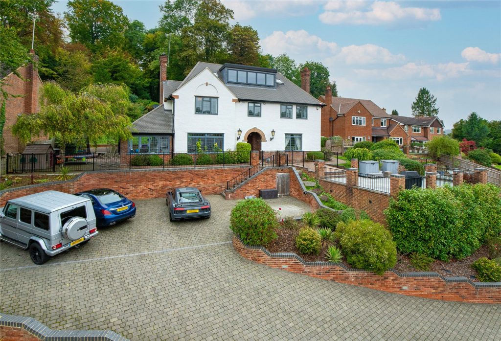 Copper Beech Close Image