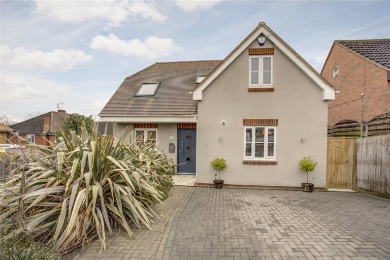 St. Marys Avenue, Northchurch