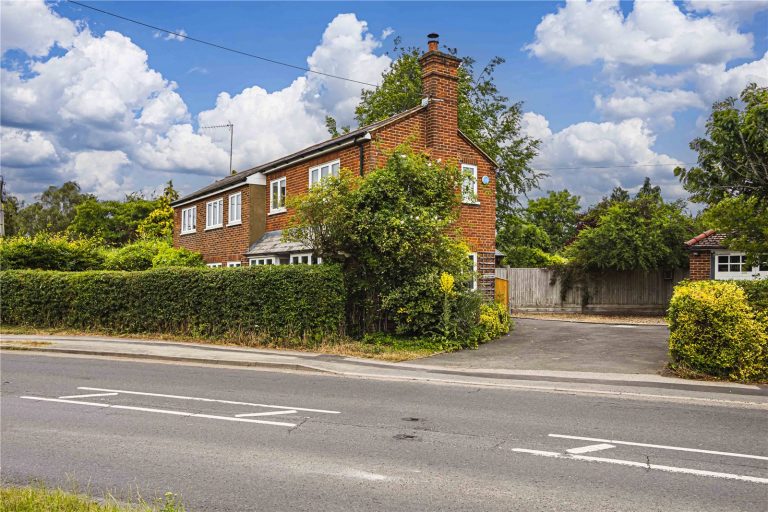 Brook End, Weston Turville