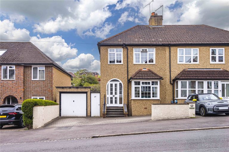 West Valley Road, Apsley