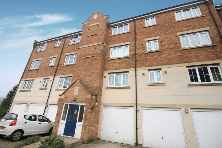 Bramley Court, Luton Road