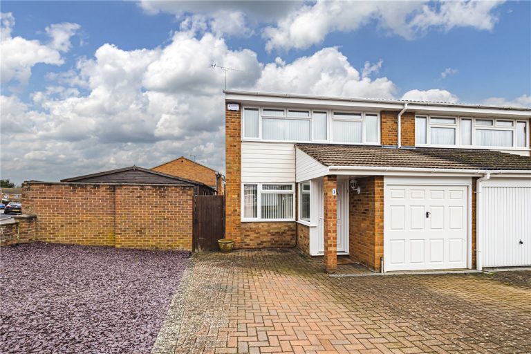 Burns Drive, Woodhall Farm