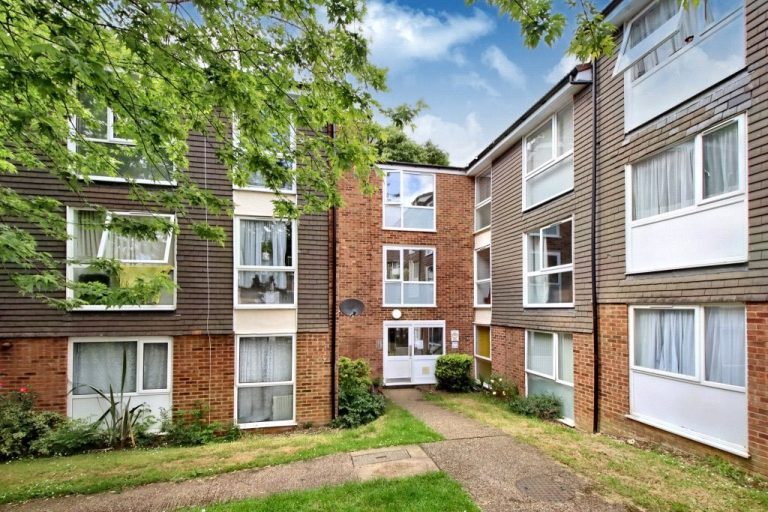 Cuffley Court, Woodhall Farm