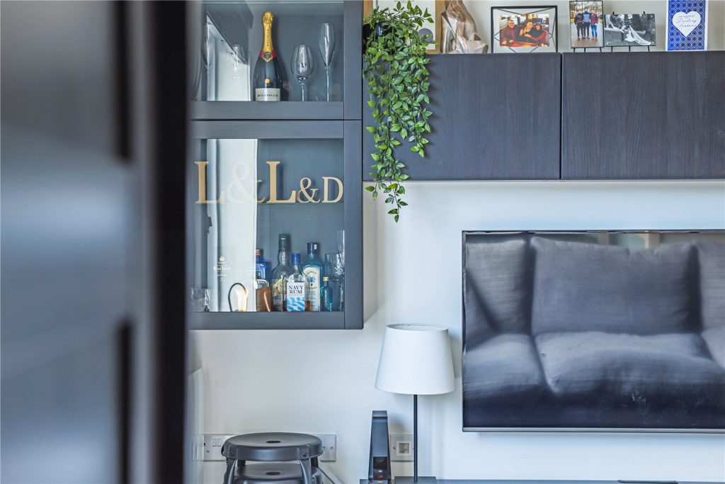 The Embankment, Nash Mills Wharf