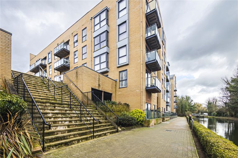 The Embankment, Nash Mills Wharf