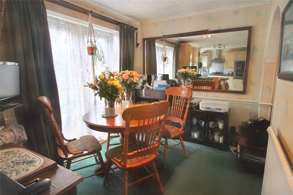 Larchwood Road, Adeyfield