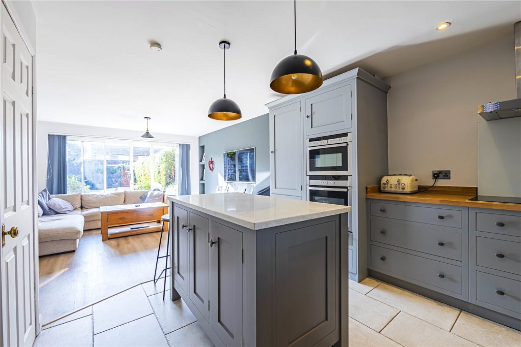 Charlesworth Close, Cornerhall