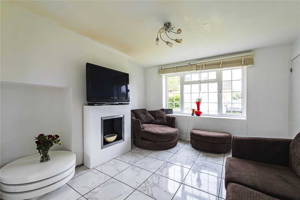 Harepark Close, Warners End