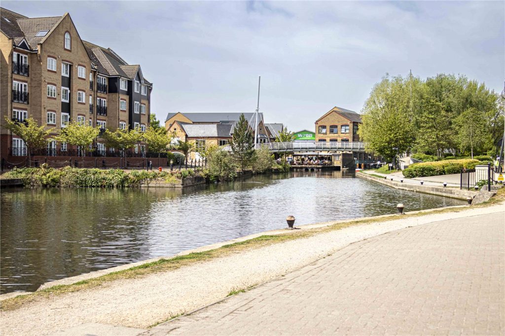 Dickinson Quay, Apsley Marina