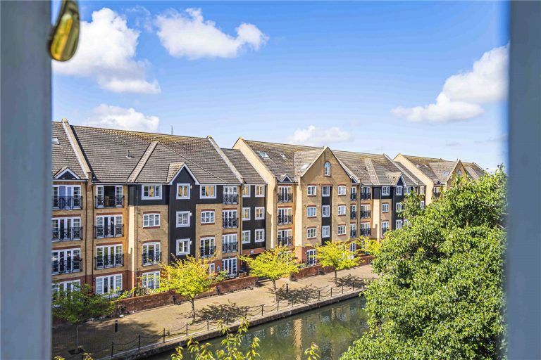 Dickinson Quay, Apsley Marina