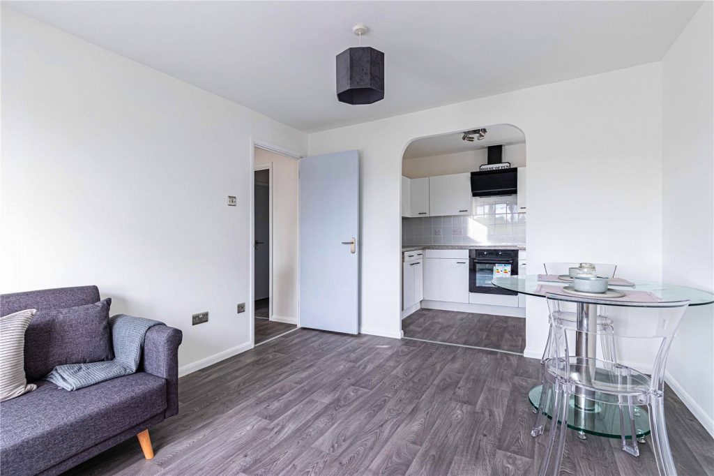 Alexandra Road, Old Town