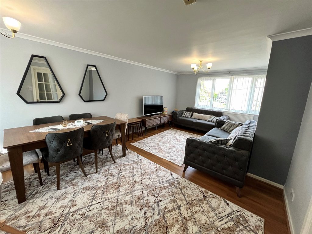 Leggfield Terrace, Warners End