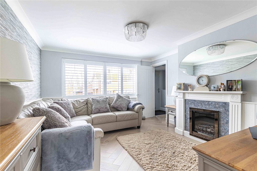 Marlins Turn, Gadebridge