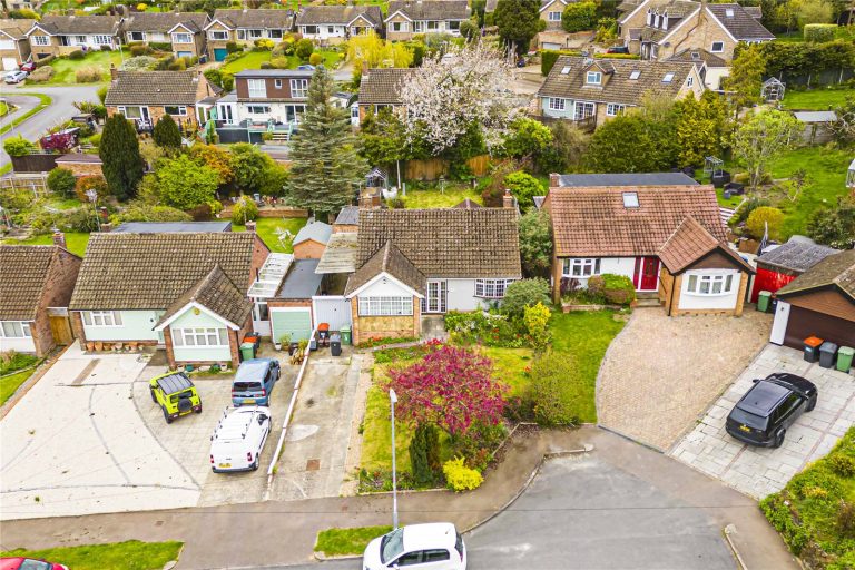 Castle Close, Totternhoe