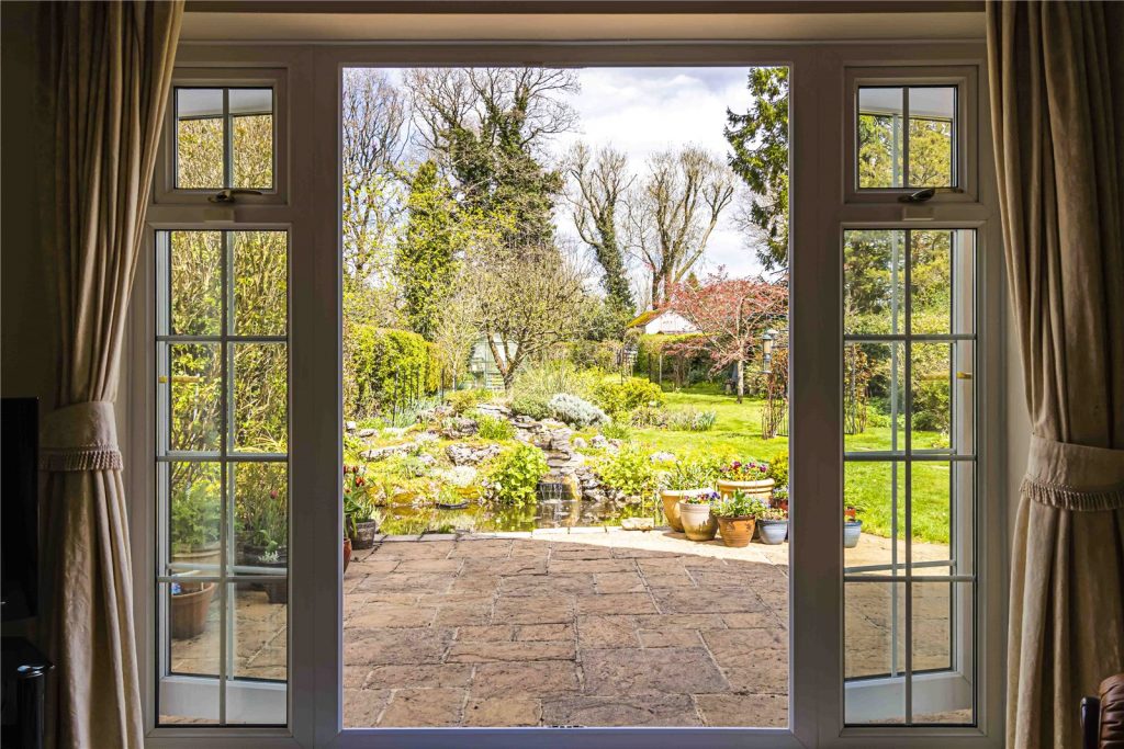 Holywell Road, Studham