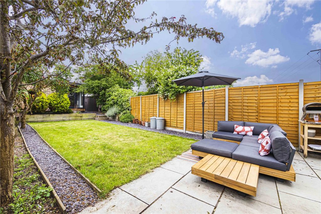 Manor Road, Cheddington