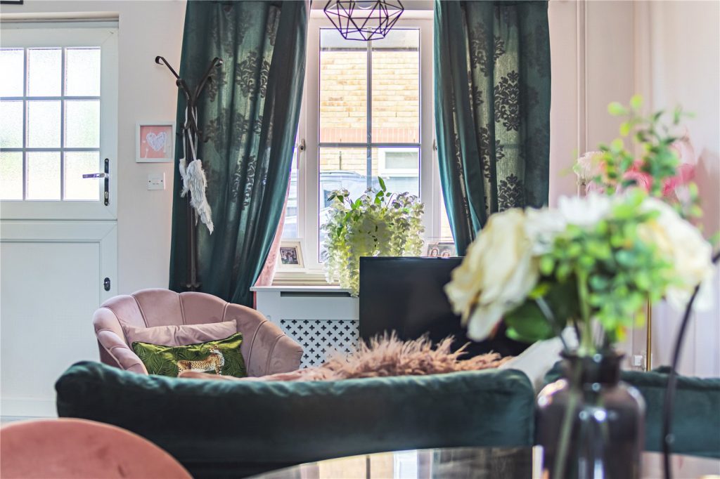 Mulberry Court, High Street