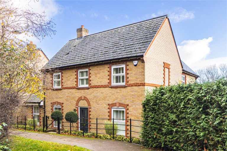 Phoenix Walk, Hemel Hempstead