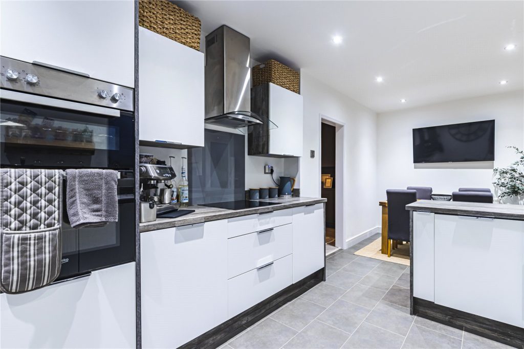 Turners Hill, Adeyfield