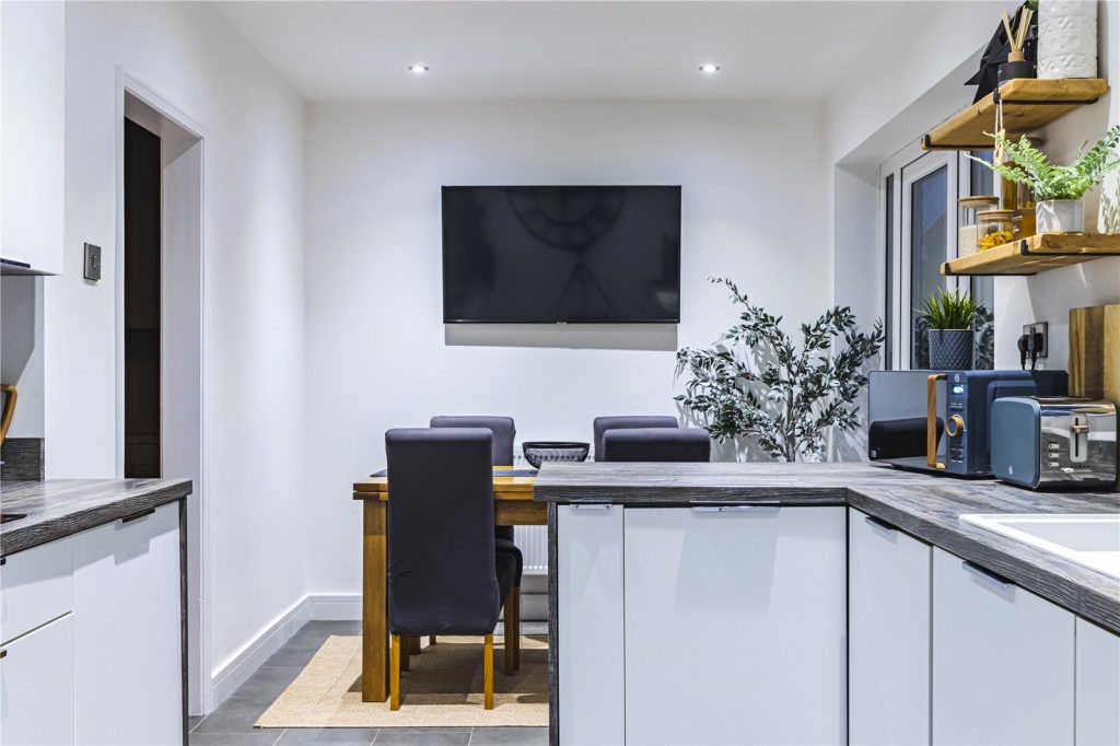 Turners Hill, Adeyfield