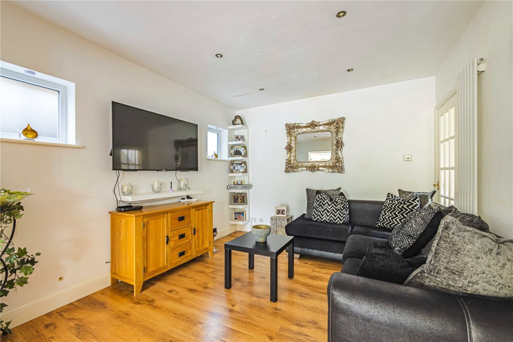 Toms Lane, Kings Langley