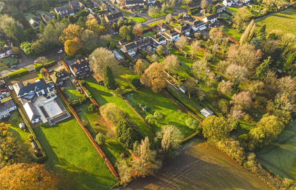 Chipperfield Road, Bovingdon